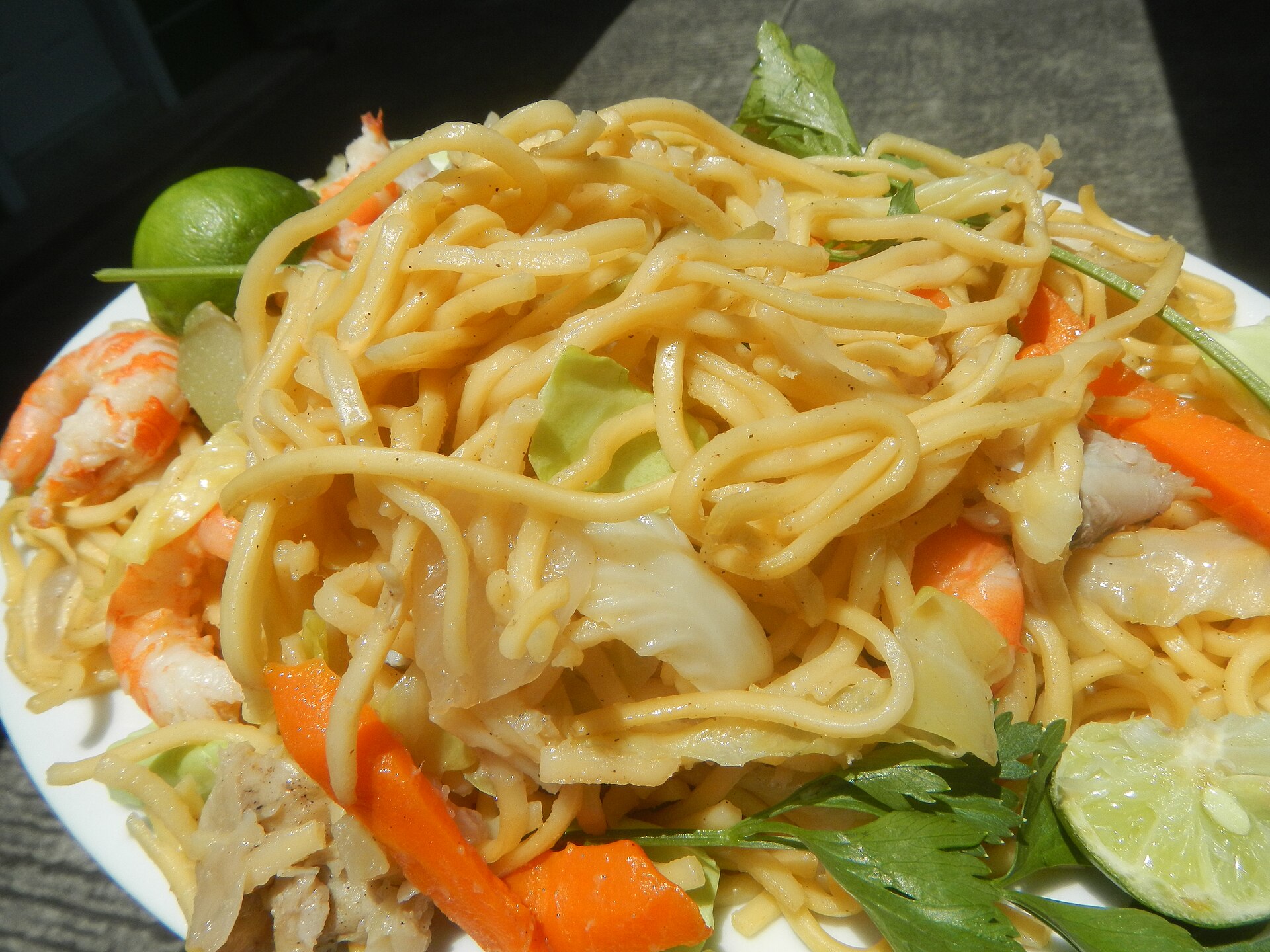 Filipino Chinese noodles dish