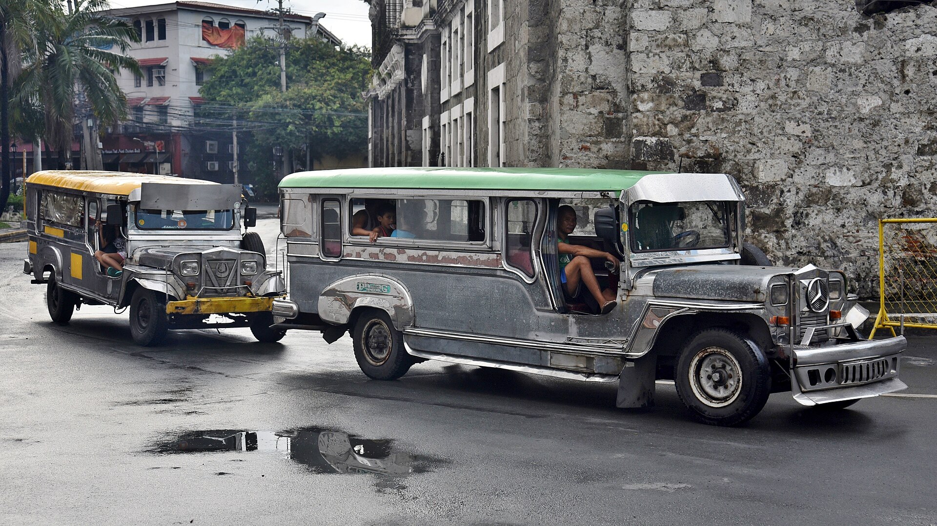 jeepney Philippines street
